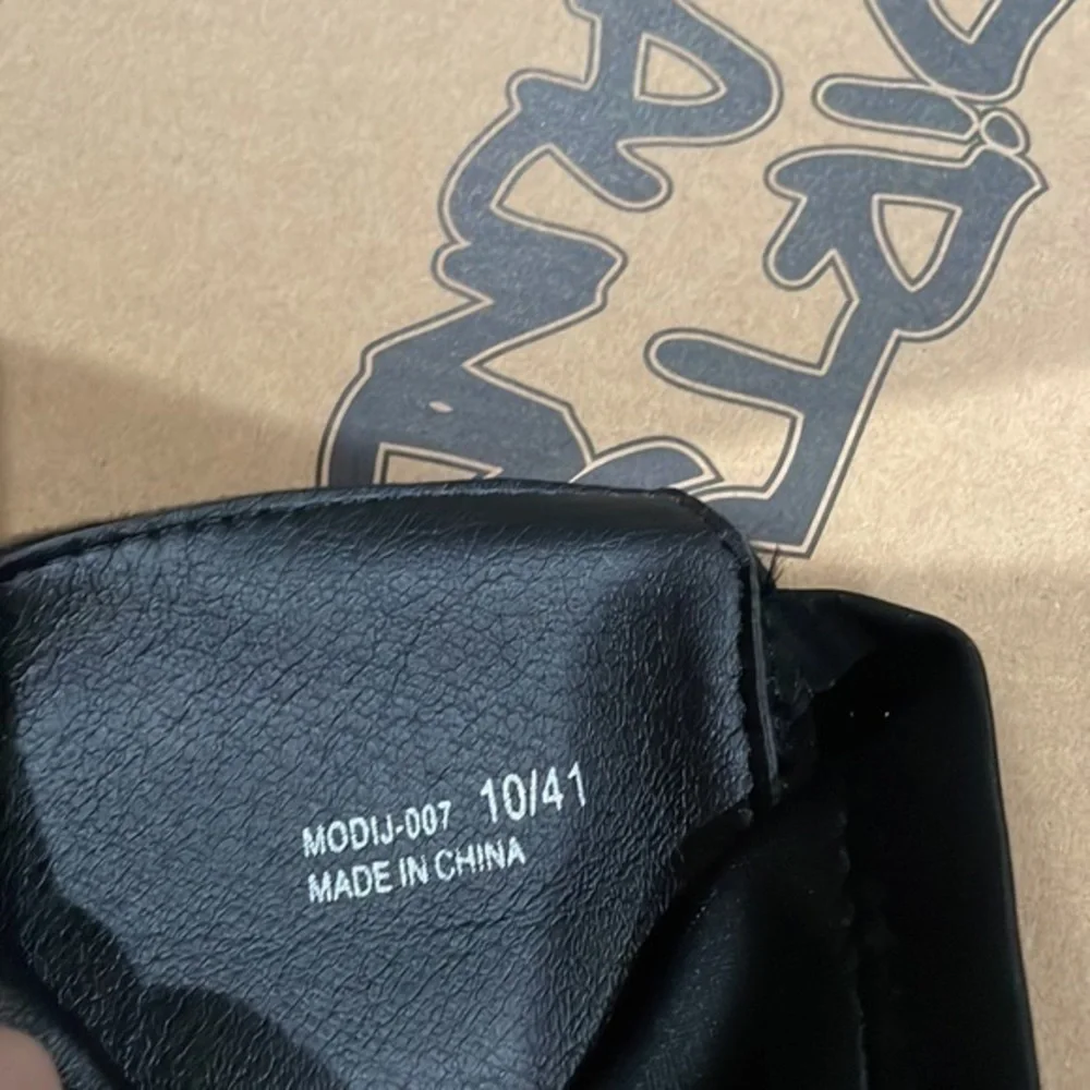 DIRTY LAUNDRY Black Mabelline Lug Sole Boots
